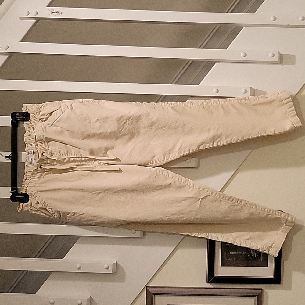 Khaki Capri